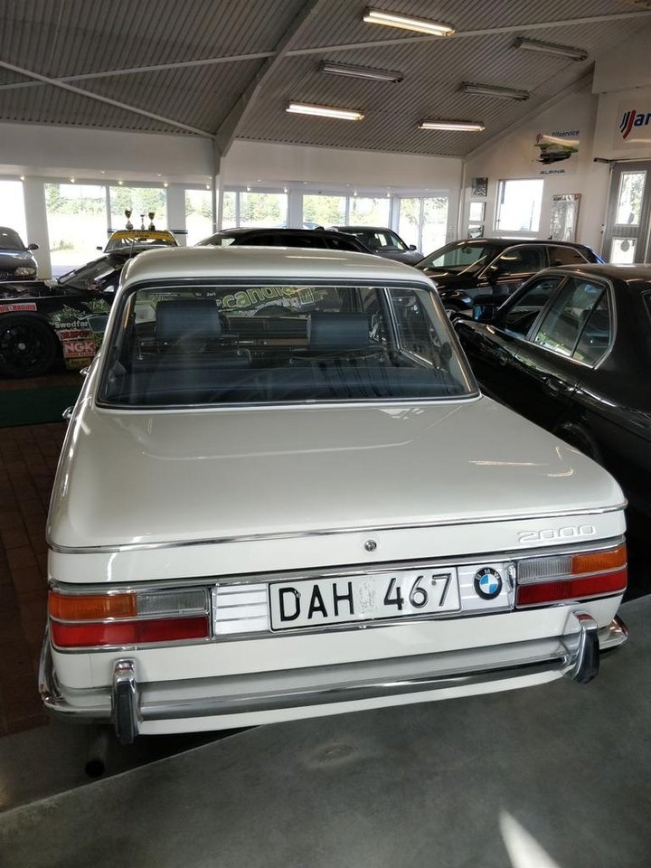 BMW 2000 Luxus 1971, bild 2/3