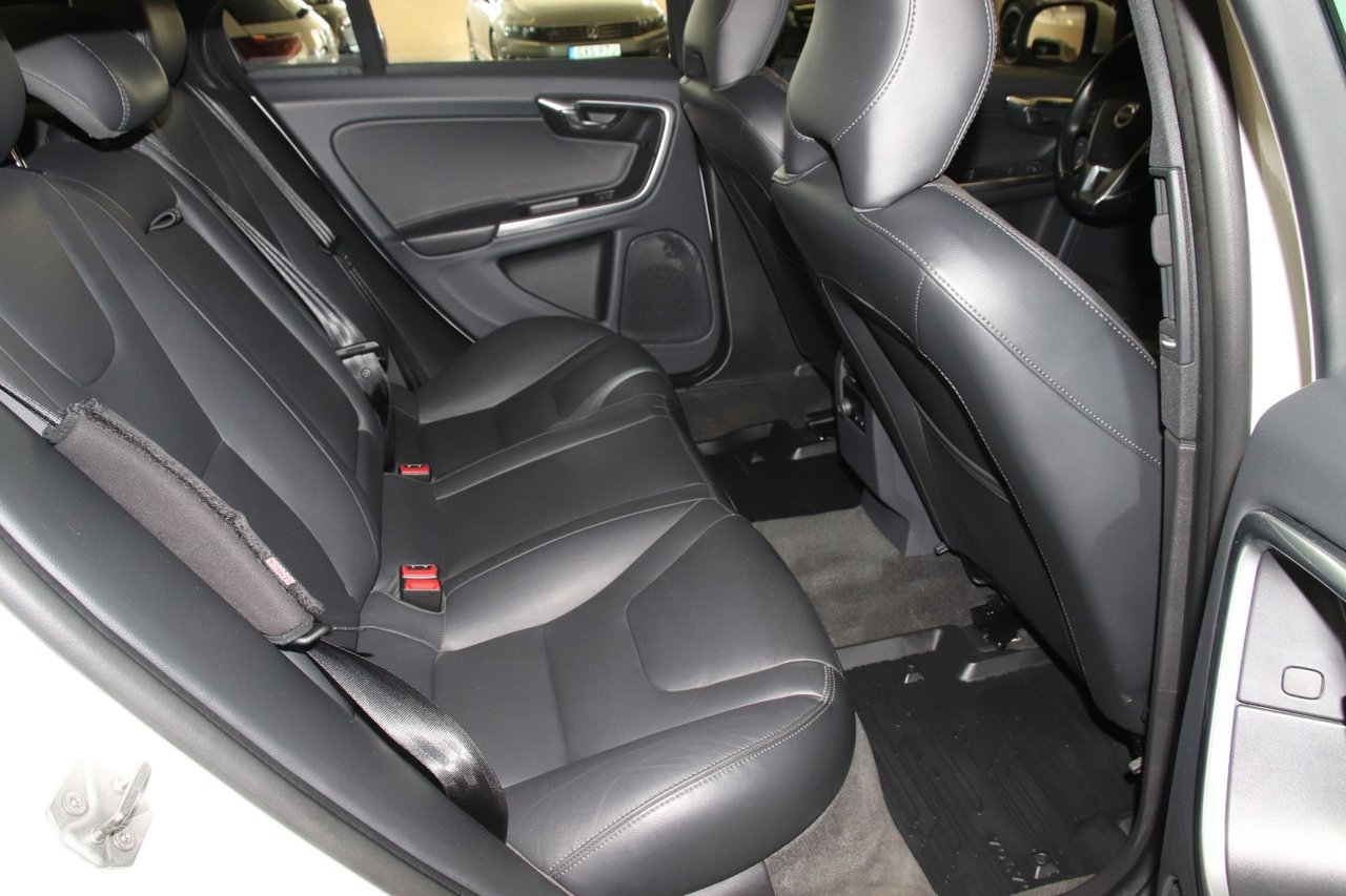 Volvo S60 D4 Summum Drag/Värmare/Eu6 2016, bild 7/10