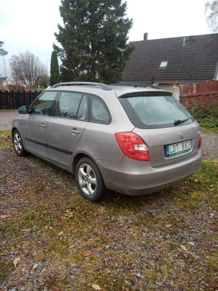Skoda Fabia Kombi 2011, bild 4/15