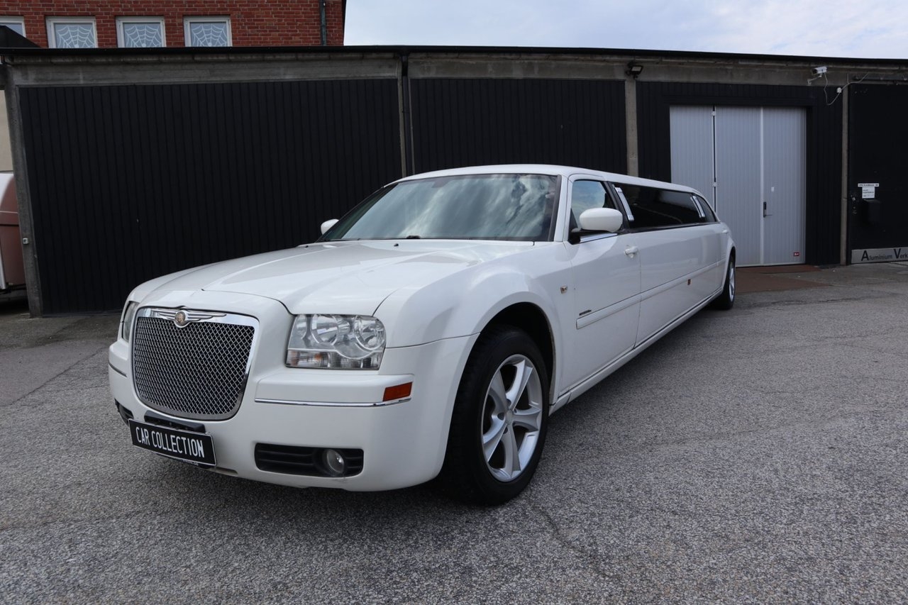 Chrysler 300C 3.5 V6 Limousine 2008, photo 2/10