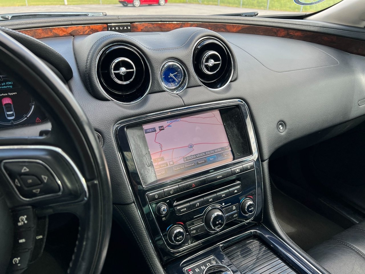 Jaguar XJ 3.0 V6 275HK / Luxury 2011, kuva 8/8