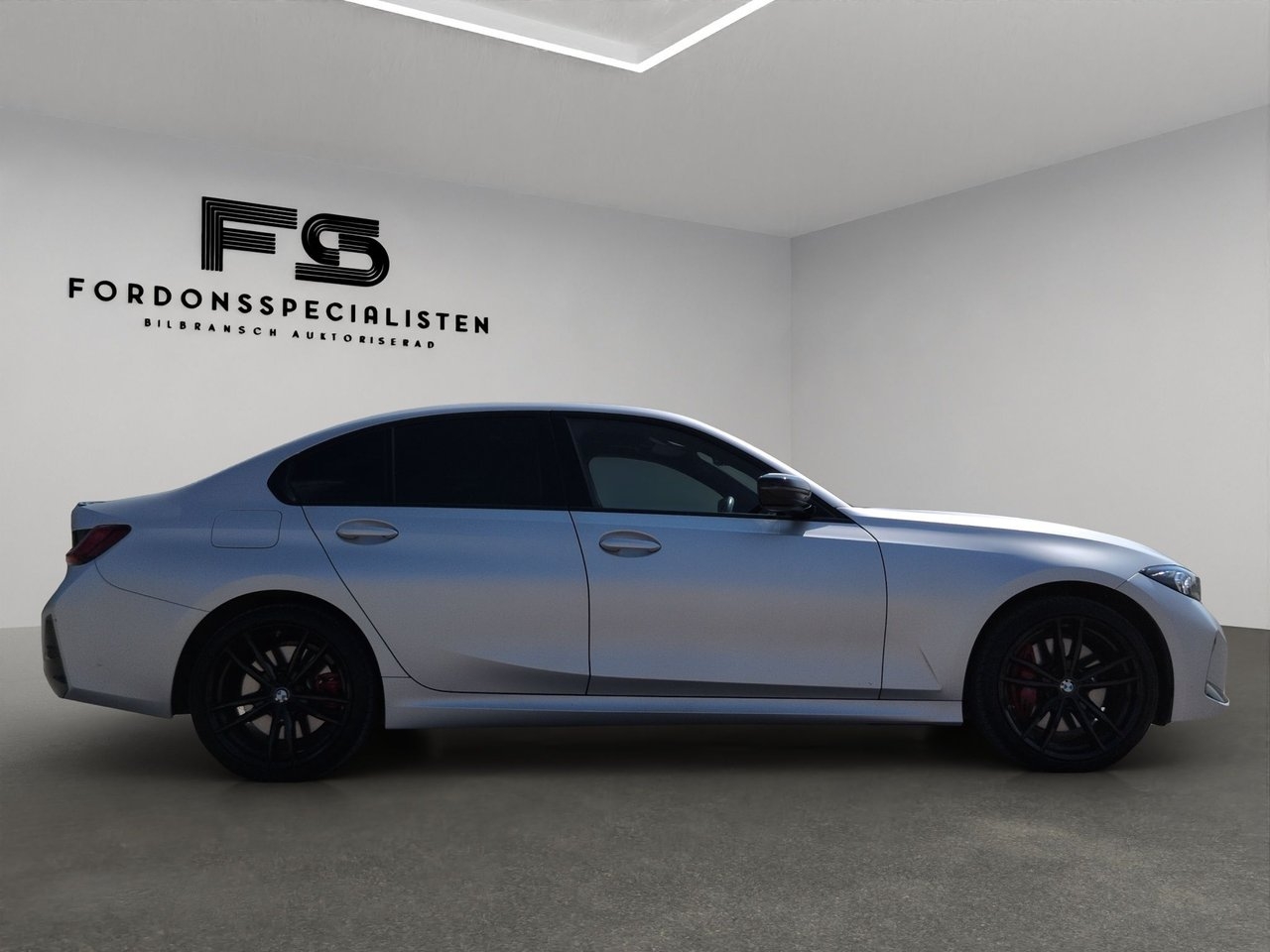 BMW 330 2023, kuva 2/10