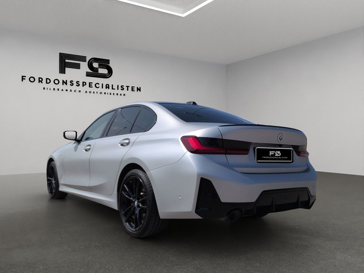 BMW 330 2023, kuva 6/10