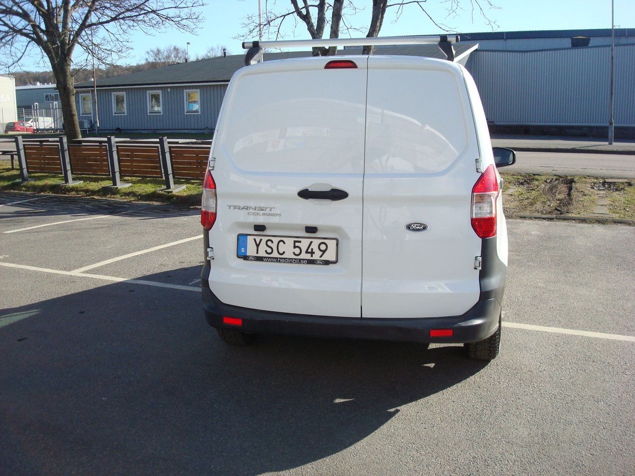 Ford Transit Courier 2018, bild 2/6