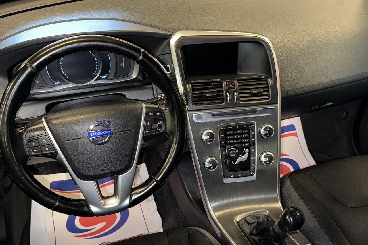 Volvo XC60 2015, kuva 6/9