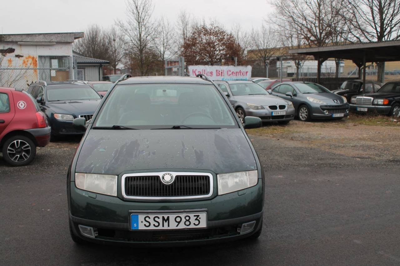 Skoda Fabia Kombi 1.4 MPI 68hk 2001, bild 2/8