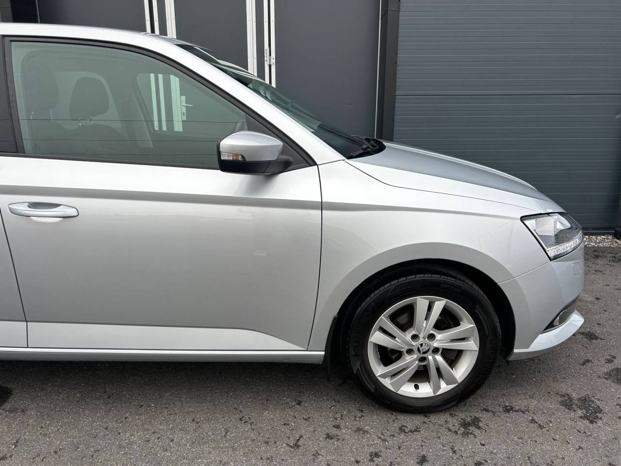 Skoda Fabia 1.0 TSI 2019, bild 5/26