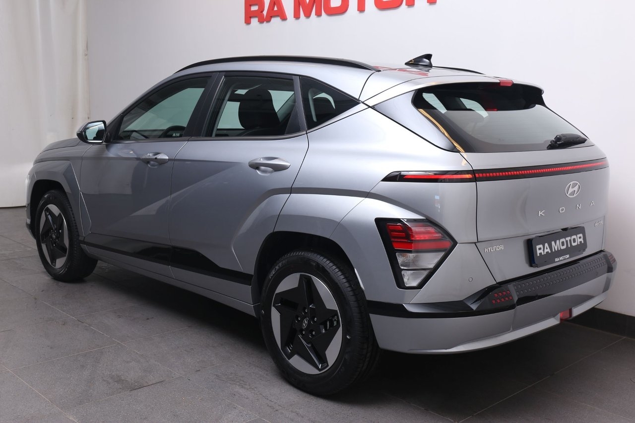 Hyundai Kona EV 48,4kwh Essential 2024, photo 2/10