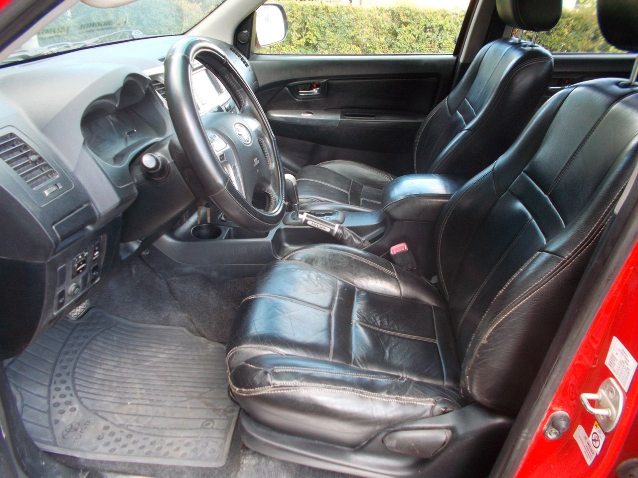 Toyota HiLux 2016, kuva 5/10