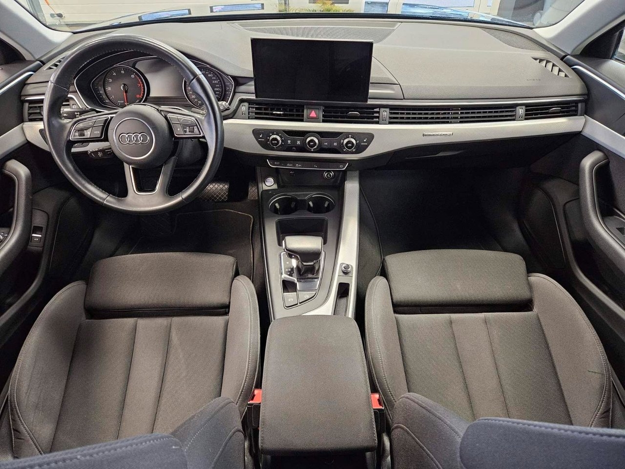 Audi A4 2020, bild 6/10