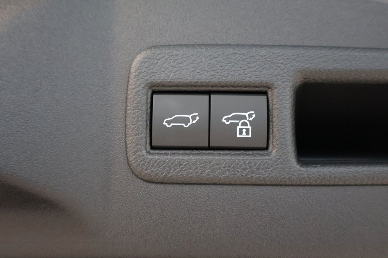 Subaru Solterra AWD Touring 2024, photo 6/10