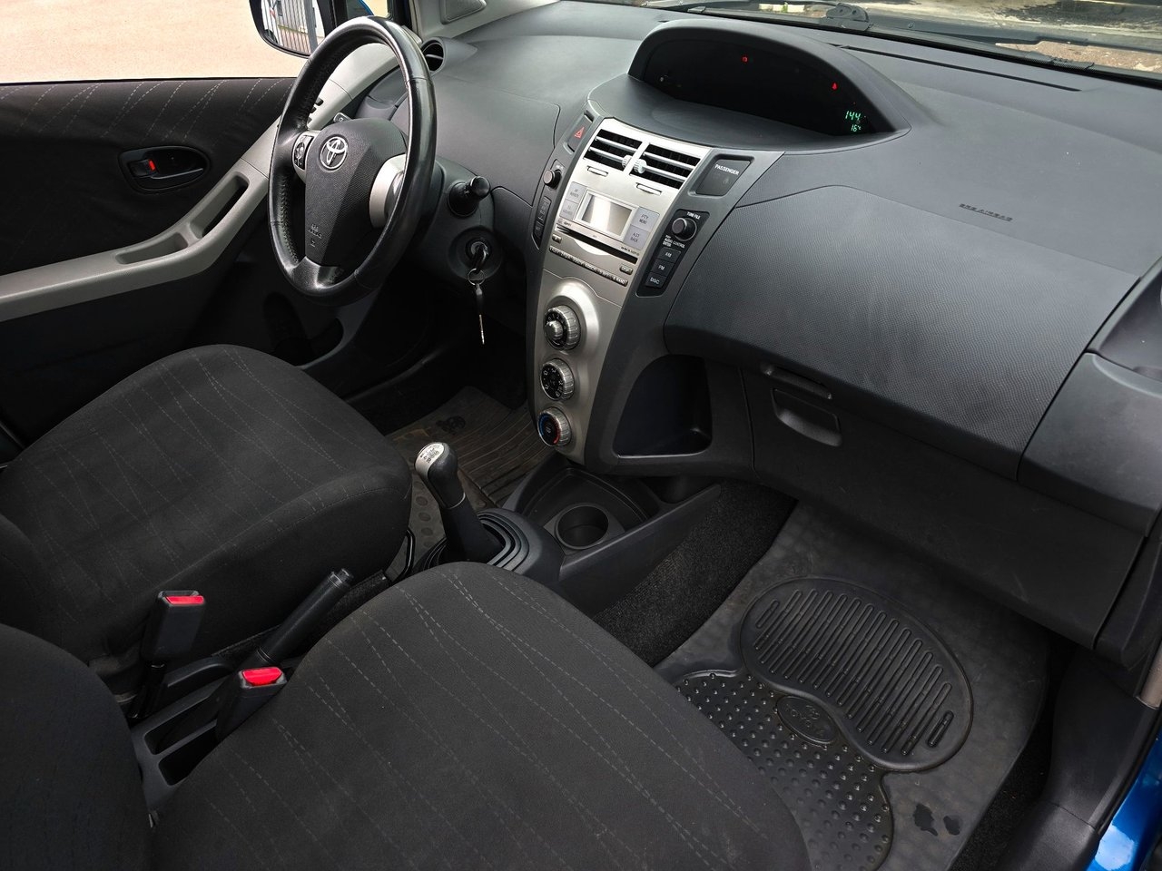 Toyota Yaris 2006, bild 7/9