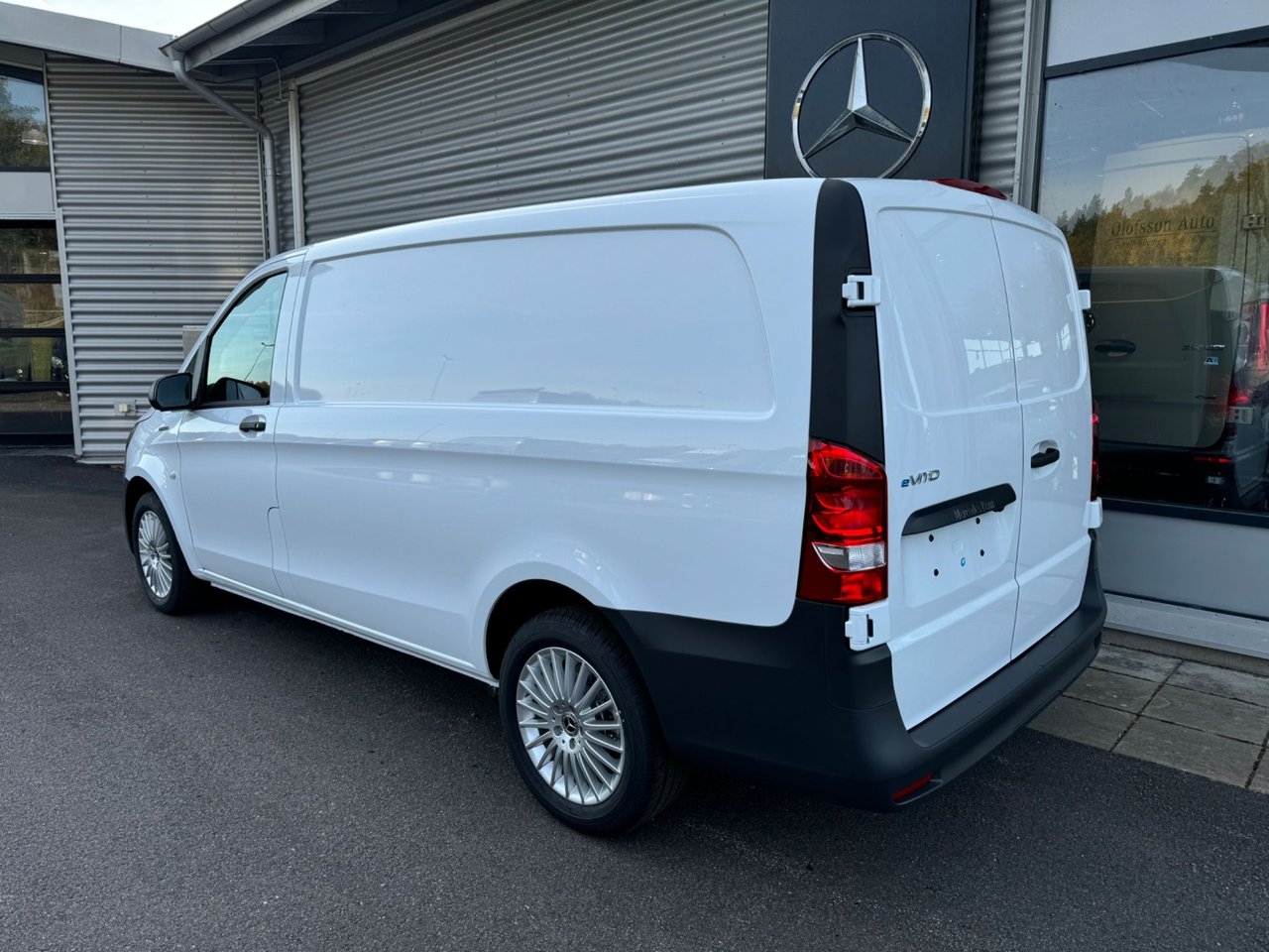 Mercedes-Benz eVito 112 Skåp lång 2025, bild 4/10