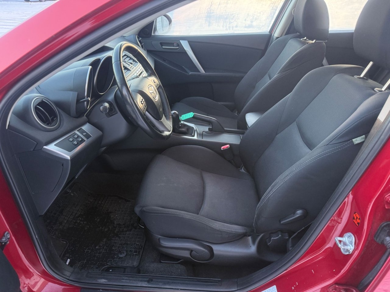 Mazda 3 Sport 2.0 MZR-DISI Euro 5 2011, kuva 7/8