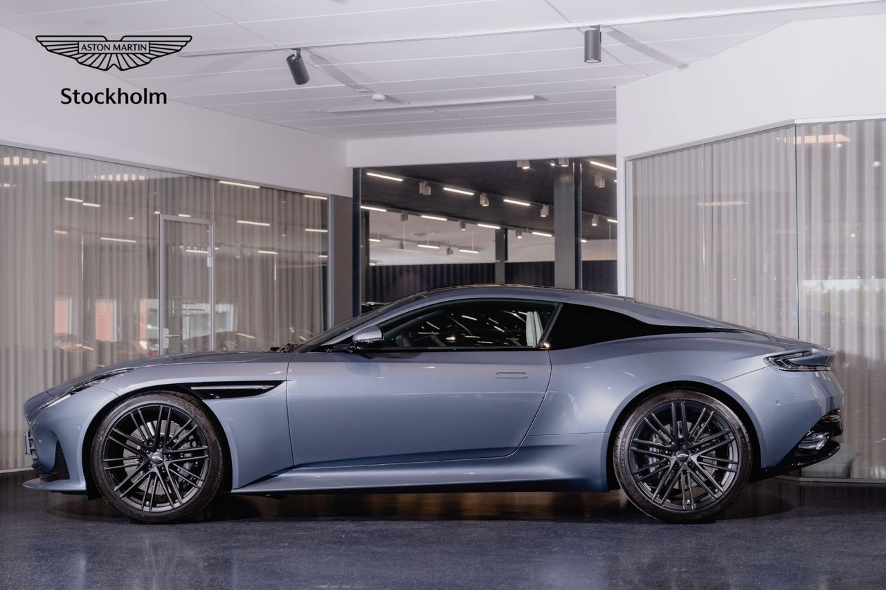 Aston Martin DB12 2025, kuva 3/10