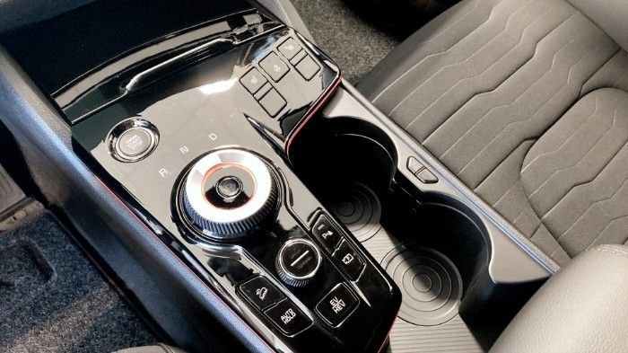 Kia Sportage Plug-in ADVANCE 2025, bild 5/6