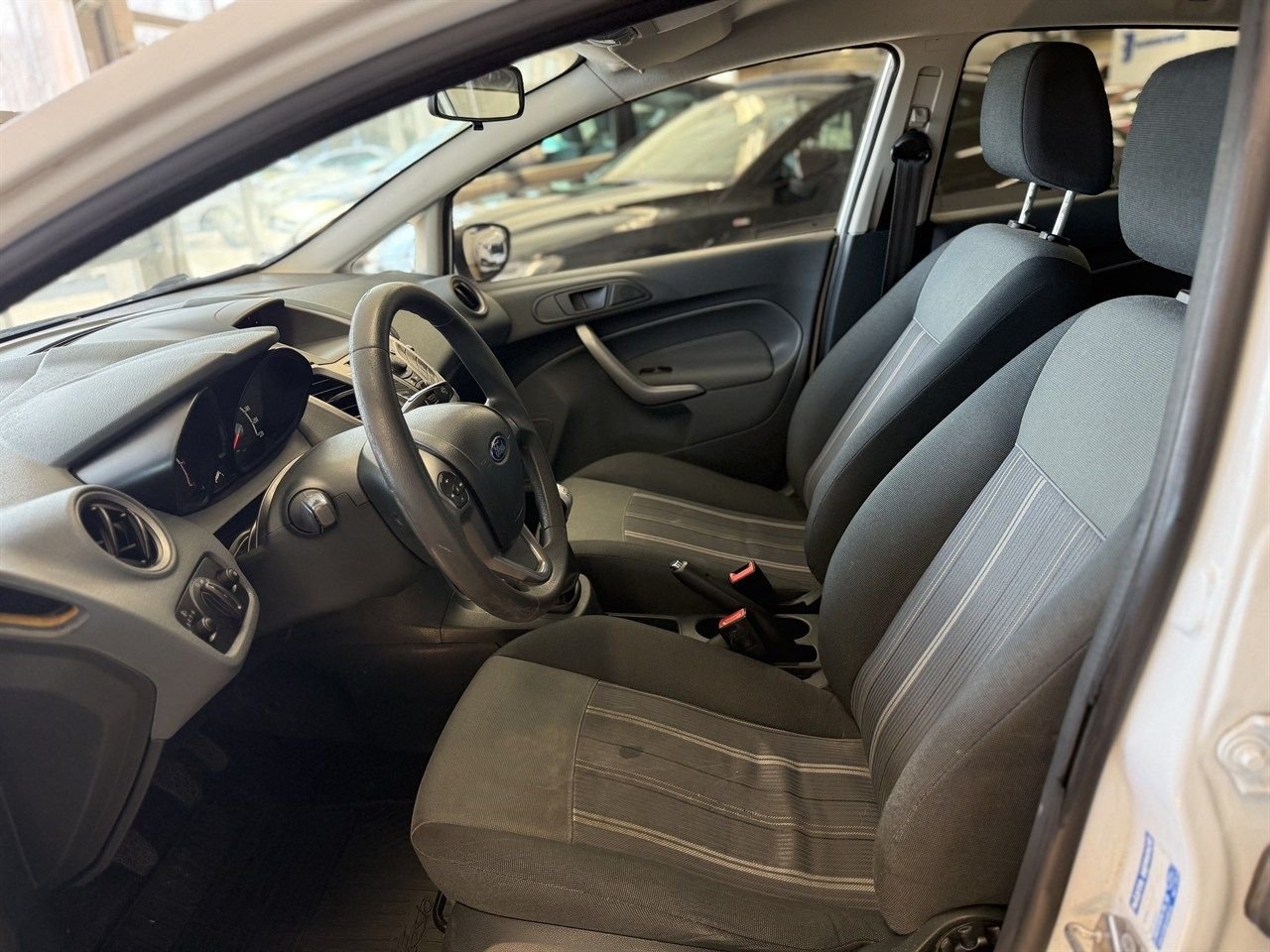 Ford Fiesta 2009, photo 5/10