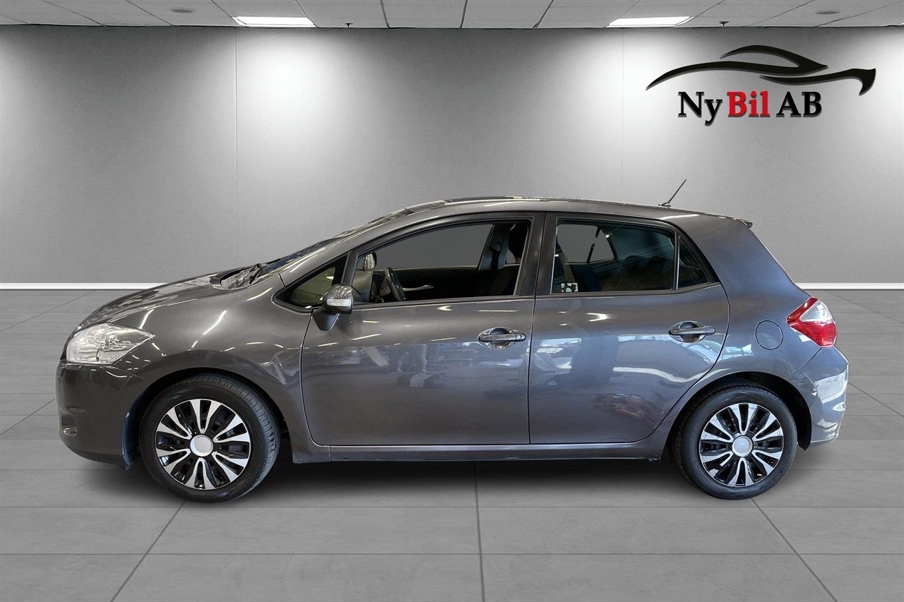 Toyota Auris 2010, bild 2/10