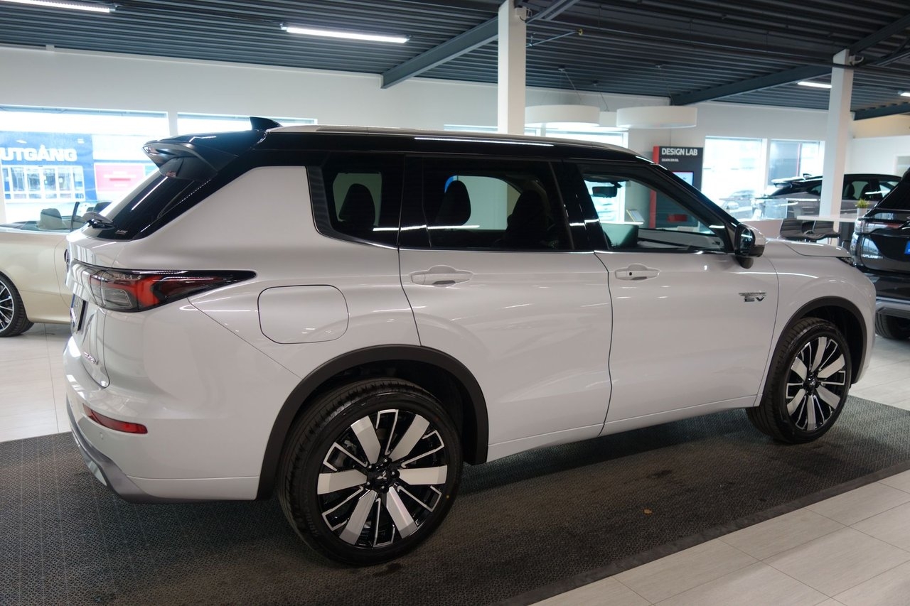 Mitsubishi Outlander PHEV Instyle 4WD 2025, bild 4/8