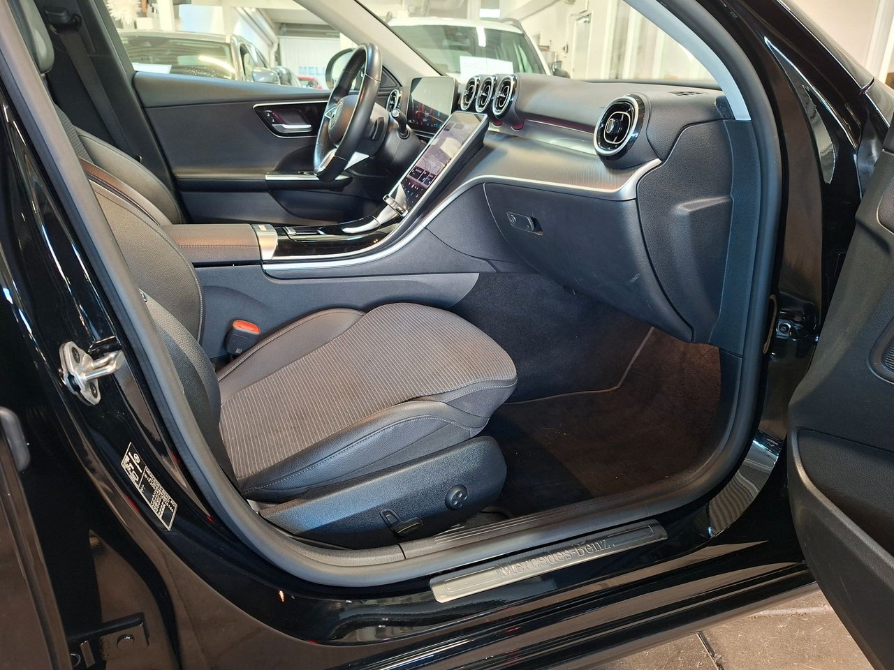 Mercedes-Benz C 2022, photo 6/10
