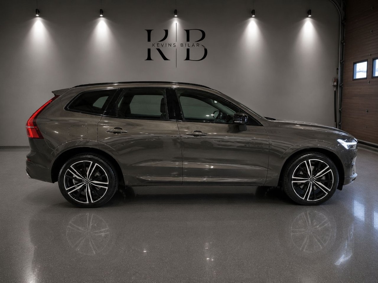 Volvo XC60 B5 AWD R-Design 360° 2021, kuva 3/10