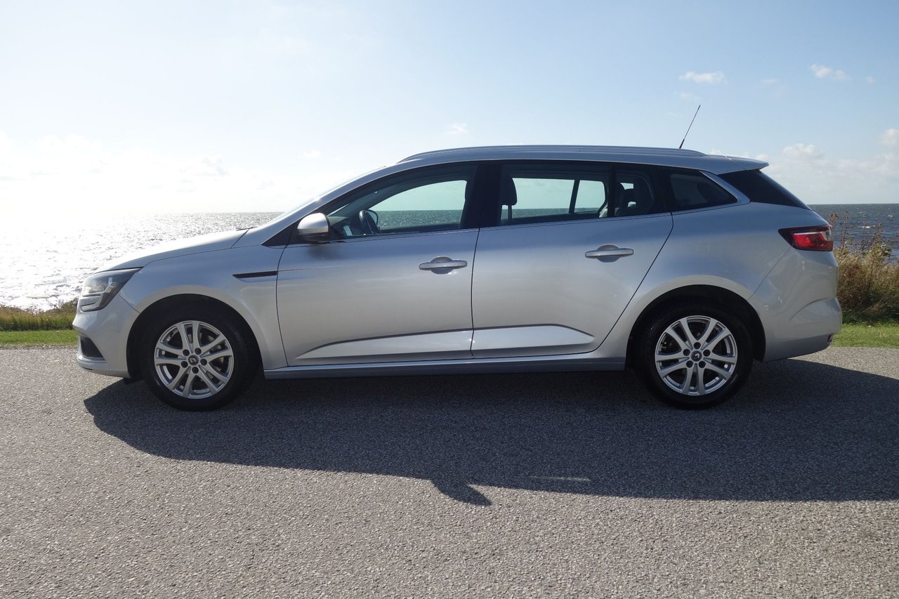 Renault Megane 2017, bild 2/10