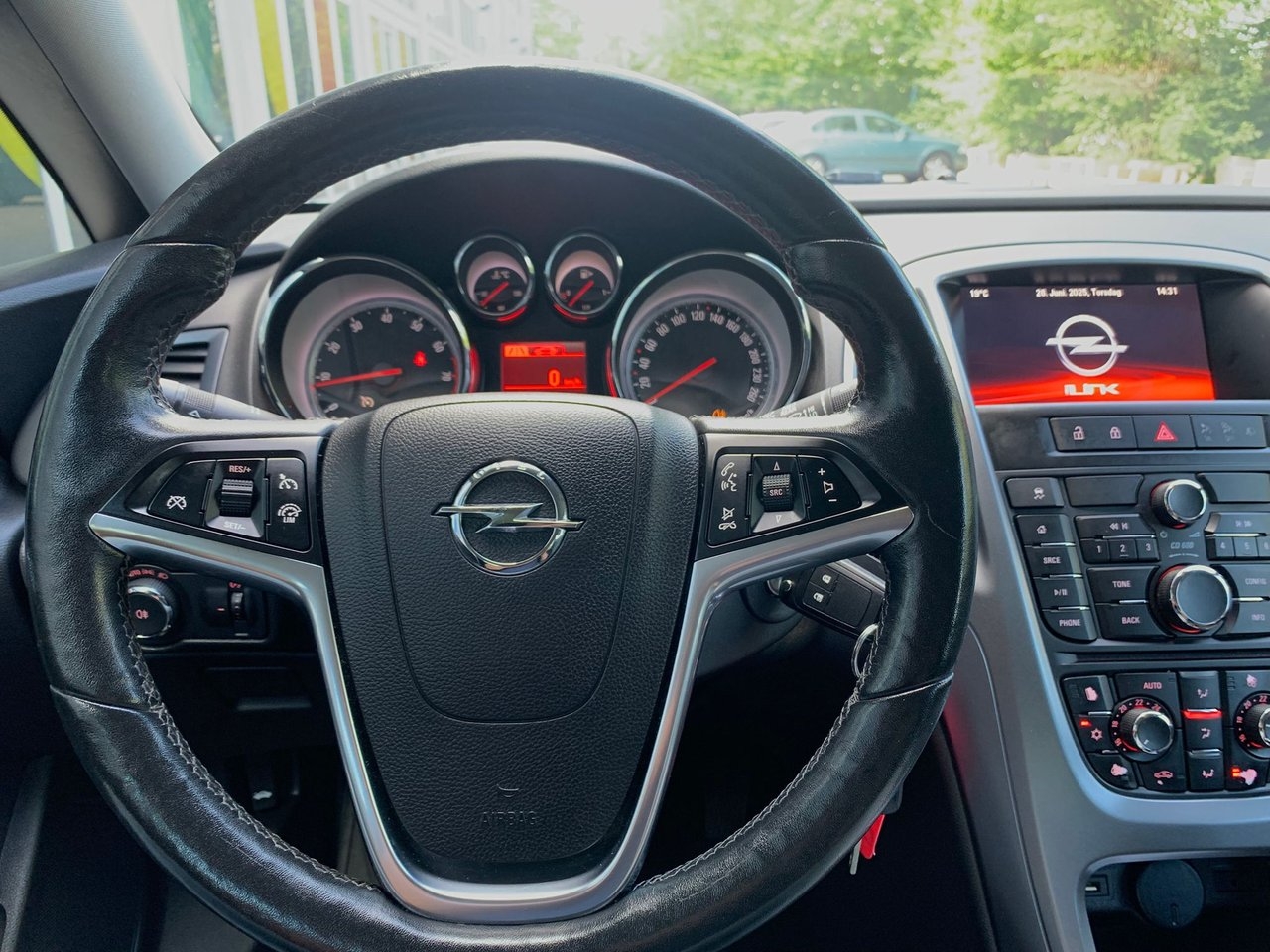 Opel Astra 2015, photo 4/10