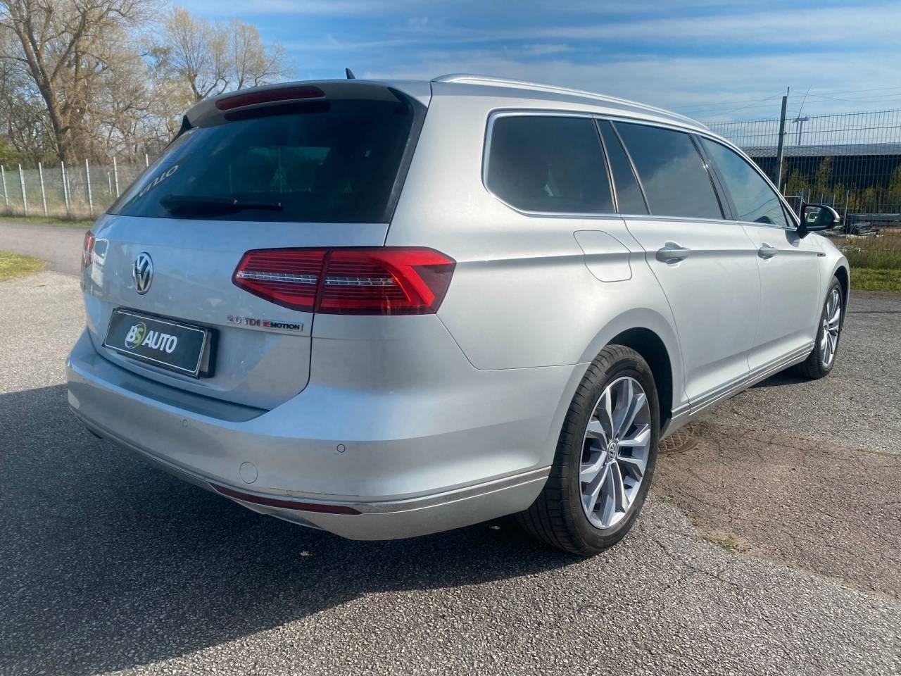 Volkswagen Passat 2016, photo 7/16