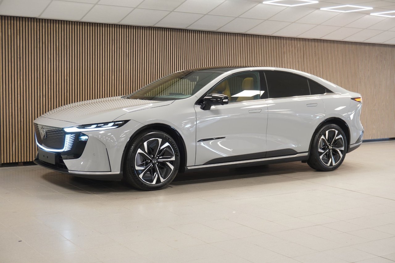 Mazda 6e