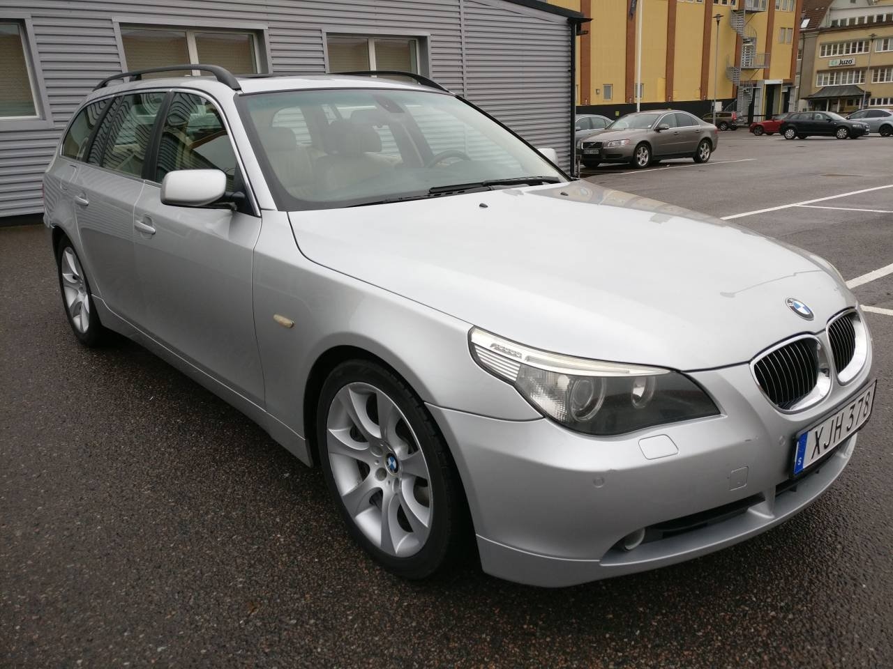 BMW 530