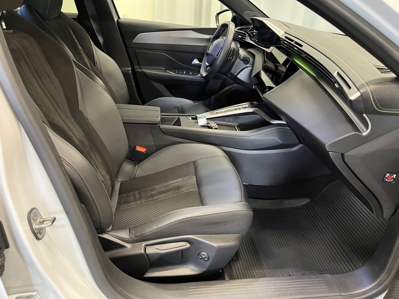 Peugeot 308 GT 1.2 PureTech 130 Aut 2024, kuva 6/9