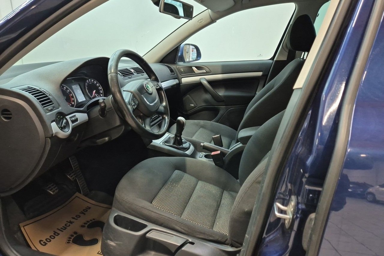 Skoda Octavia 2011, bild 6/10