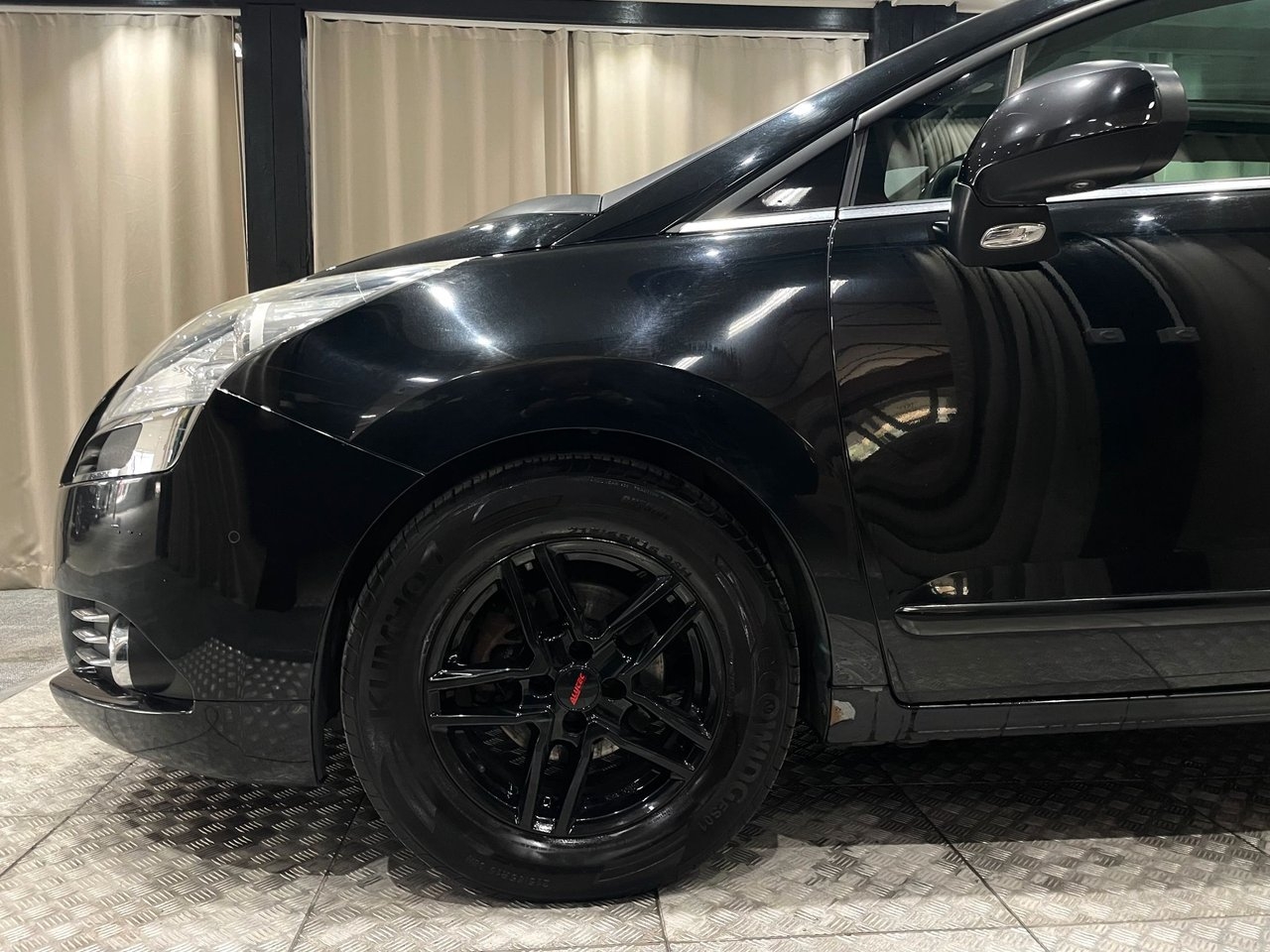 Peugeot 5008 1.6 HDi FAP EGS Allure Pano 2012, kuva 4/10