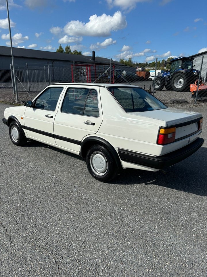 Volkswagen Jetta 4-dörrar 1.8i GL 1988, bild 3/10