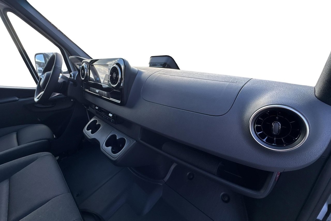Mercedes-Benz eSprinter 2025, bild 6/6