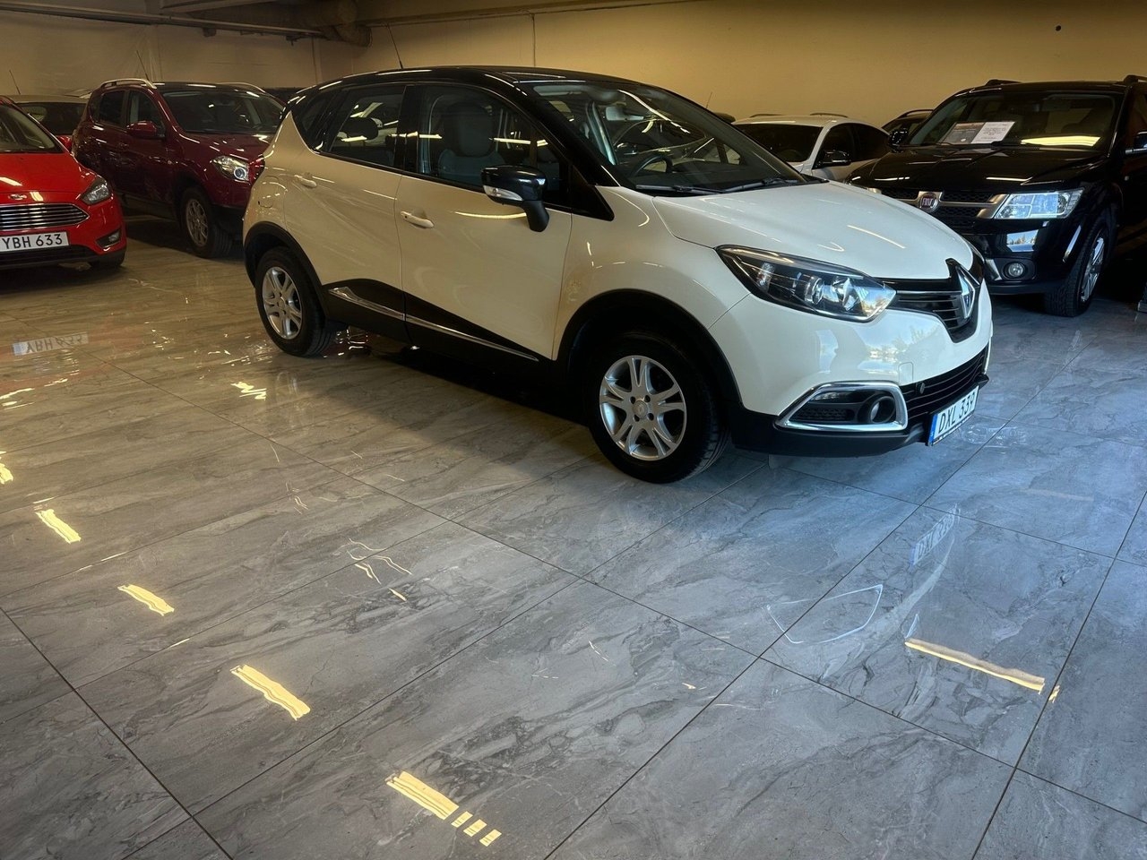 Renault Captur 0.9 TCe (90hk) / Låga Mil 2015, bild 2/10