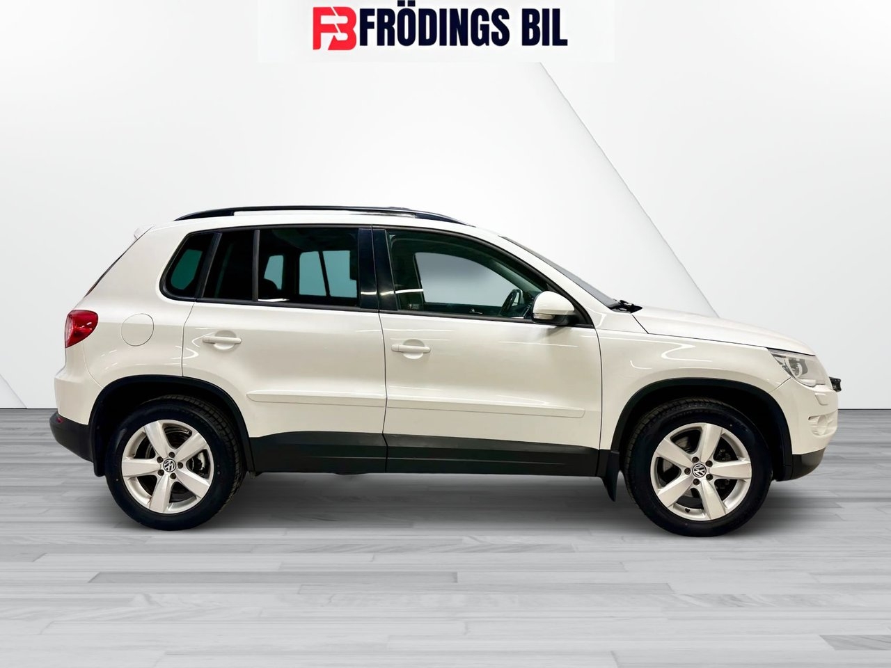 Volkswagen Tiguan 2010, photo 7/10