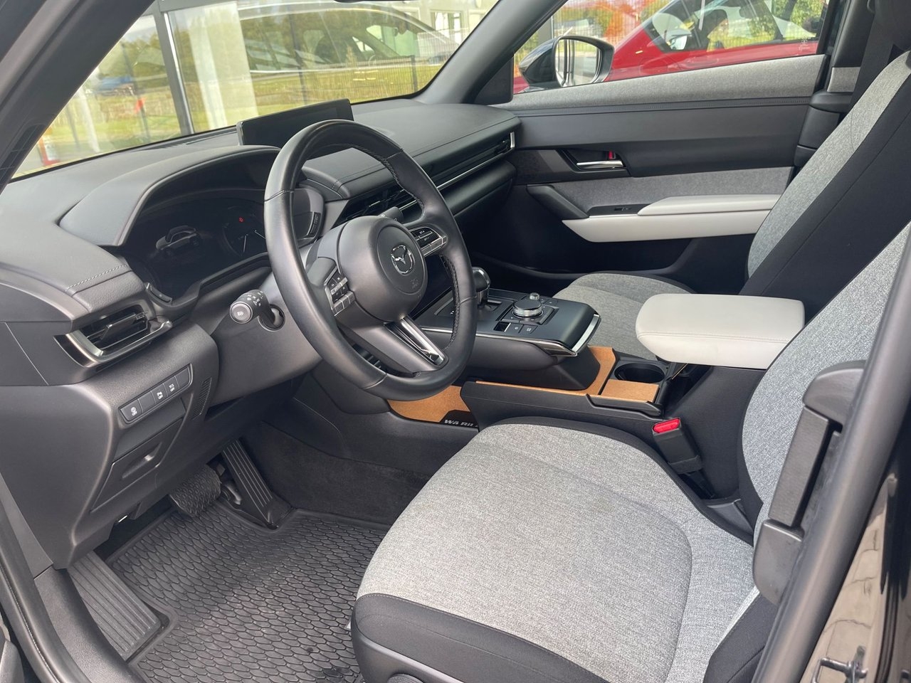 Mazda MX-30 e-Skyactiv EV 2023, bild 7/10