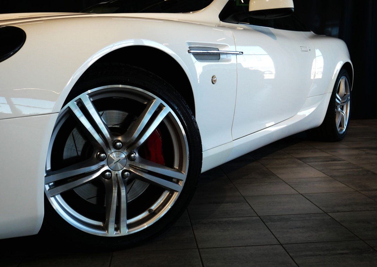 Aston Martin DB9 2010, bild 6/10