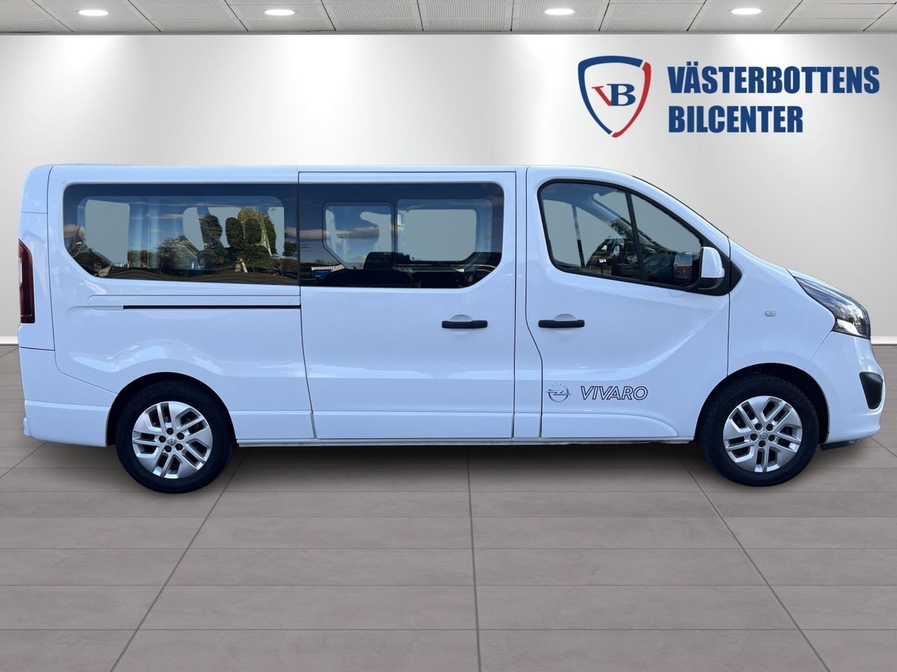 Opel Vivaro 2017, kuva 2/10