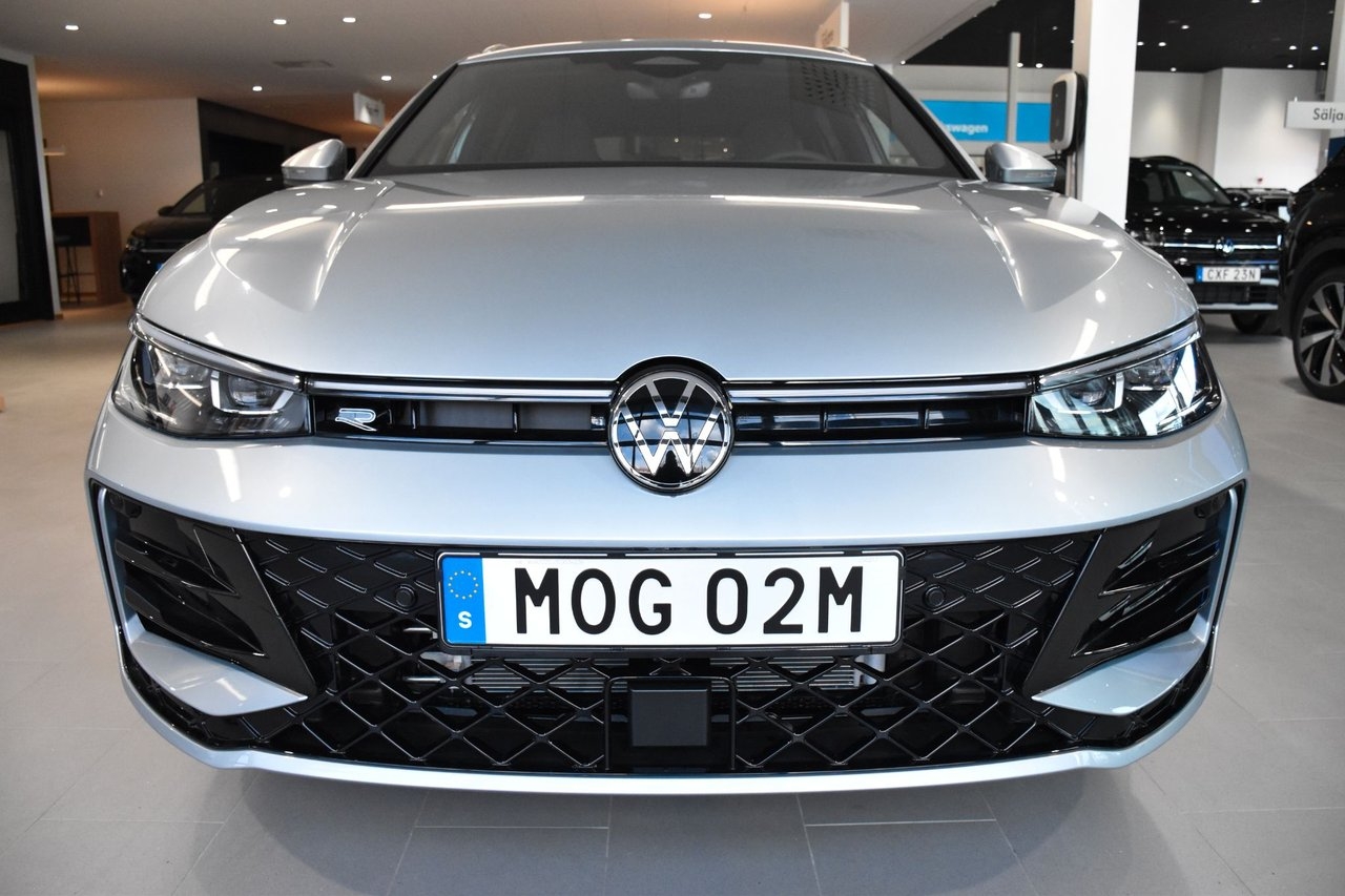 Volkswagen Passat eHybrid 272hk R-Line 2026, bild 3/28