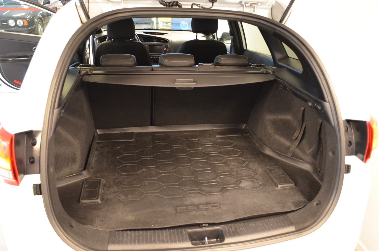 Kia Ceed 2018, photo 7/21