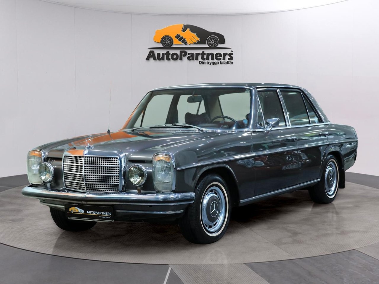 Mercedes-Benz 230
