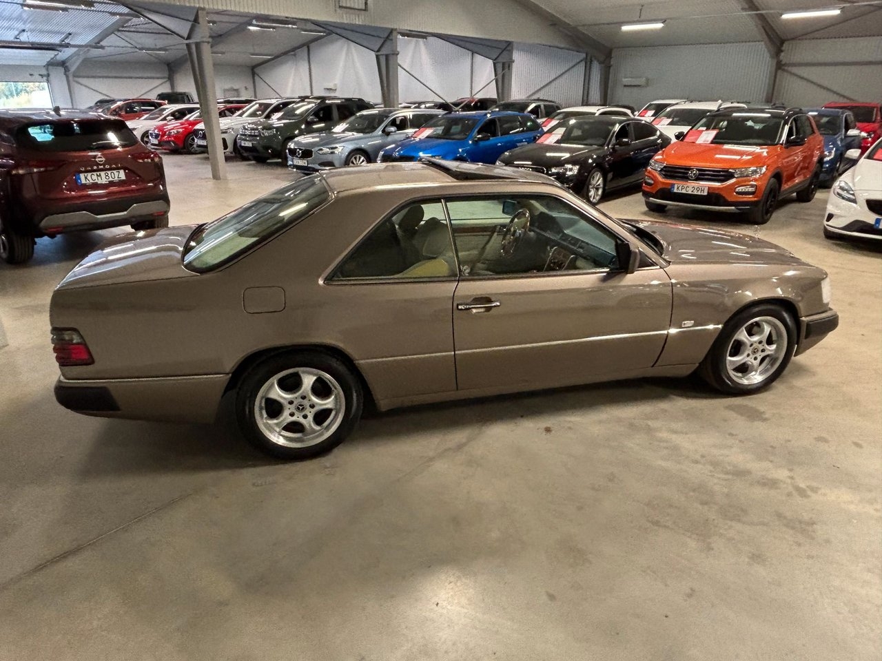 Mercedes-Benz 300 1990, bild 3/10
