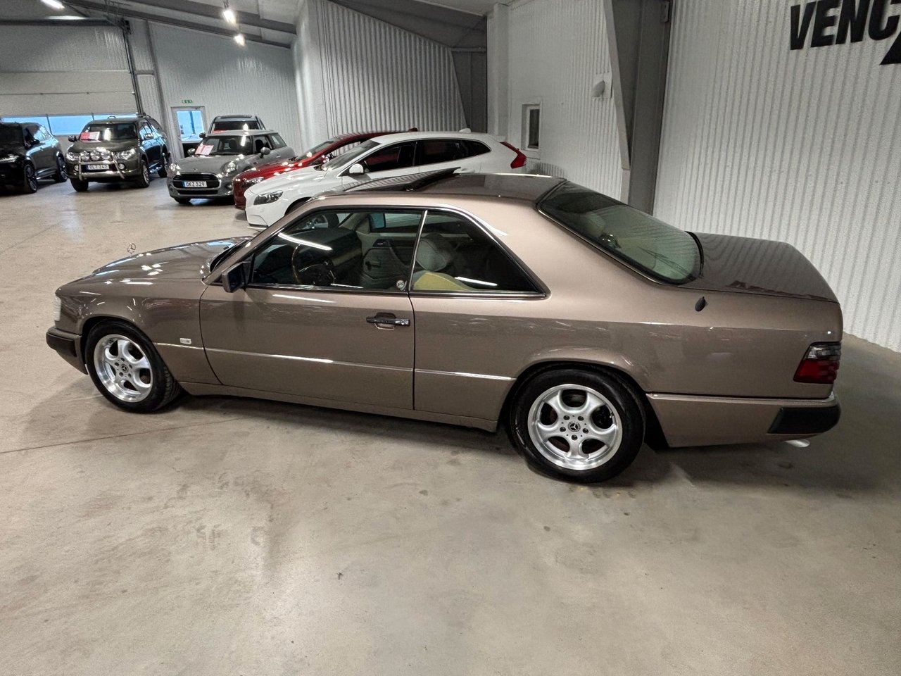 Mercedes-Benz 300 1990, bild 4/10