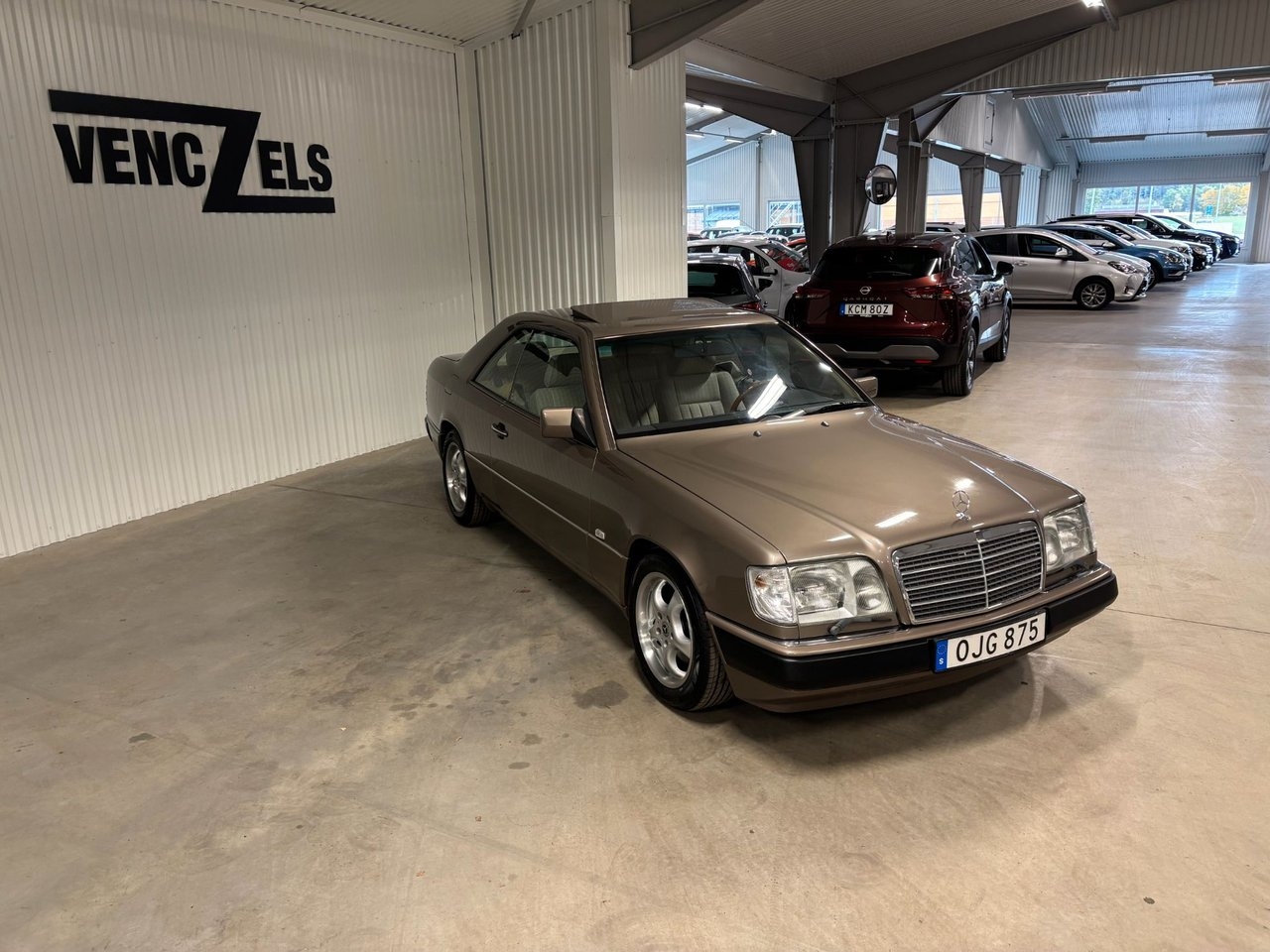 Mercedes-Benz 300 1990, bild 2/10