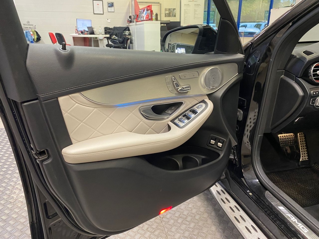 Mercedes-Benz GLC 2017, bild 5/10
