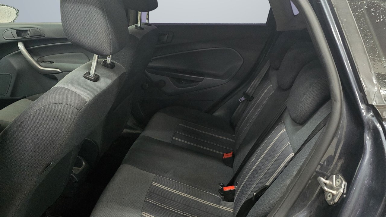 Ford Fiesta 2010, bild 6/7
