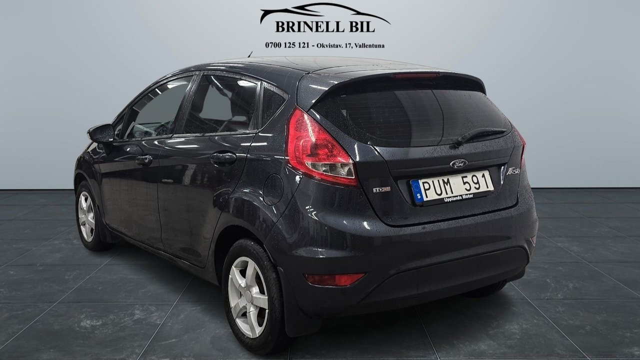 Ford Fiesta 2010, bild 2/7
