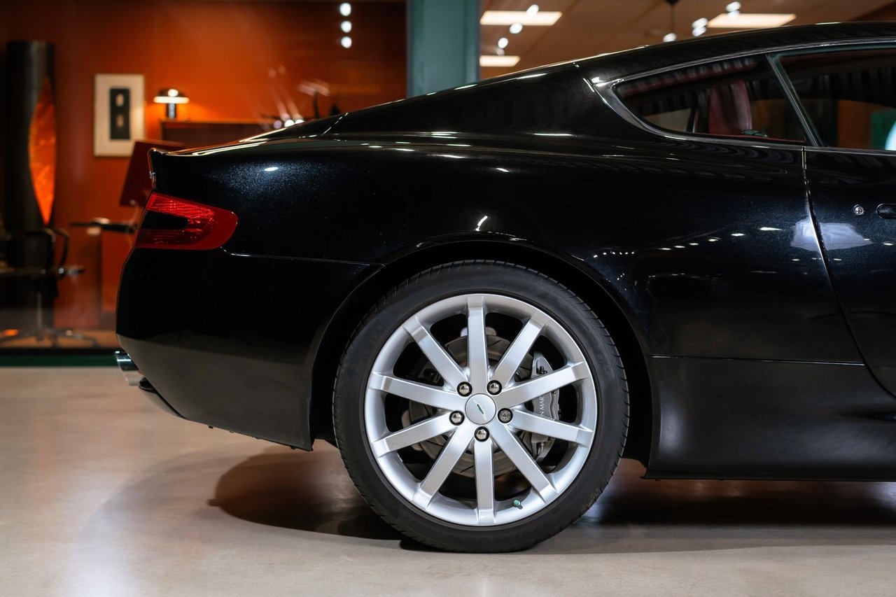 Aston Martin DB9 2005, bild 6/10